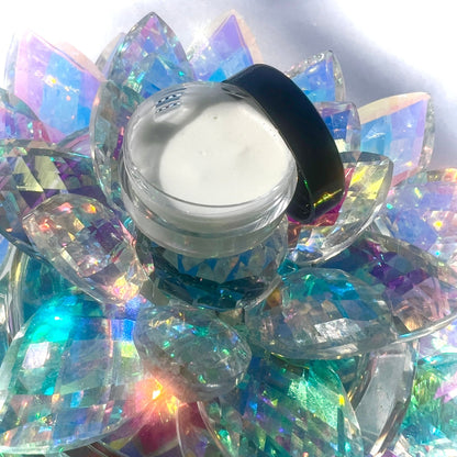 Sample size also available to try Botanical ingredients for tallow face balm including blue tansy and rosehip oil to soothe the appearance of redness.